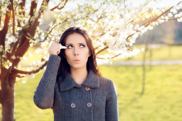 alergija ali prehlad: tudi pri alergiji pomagajo kapljice za oči